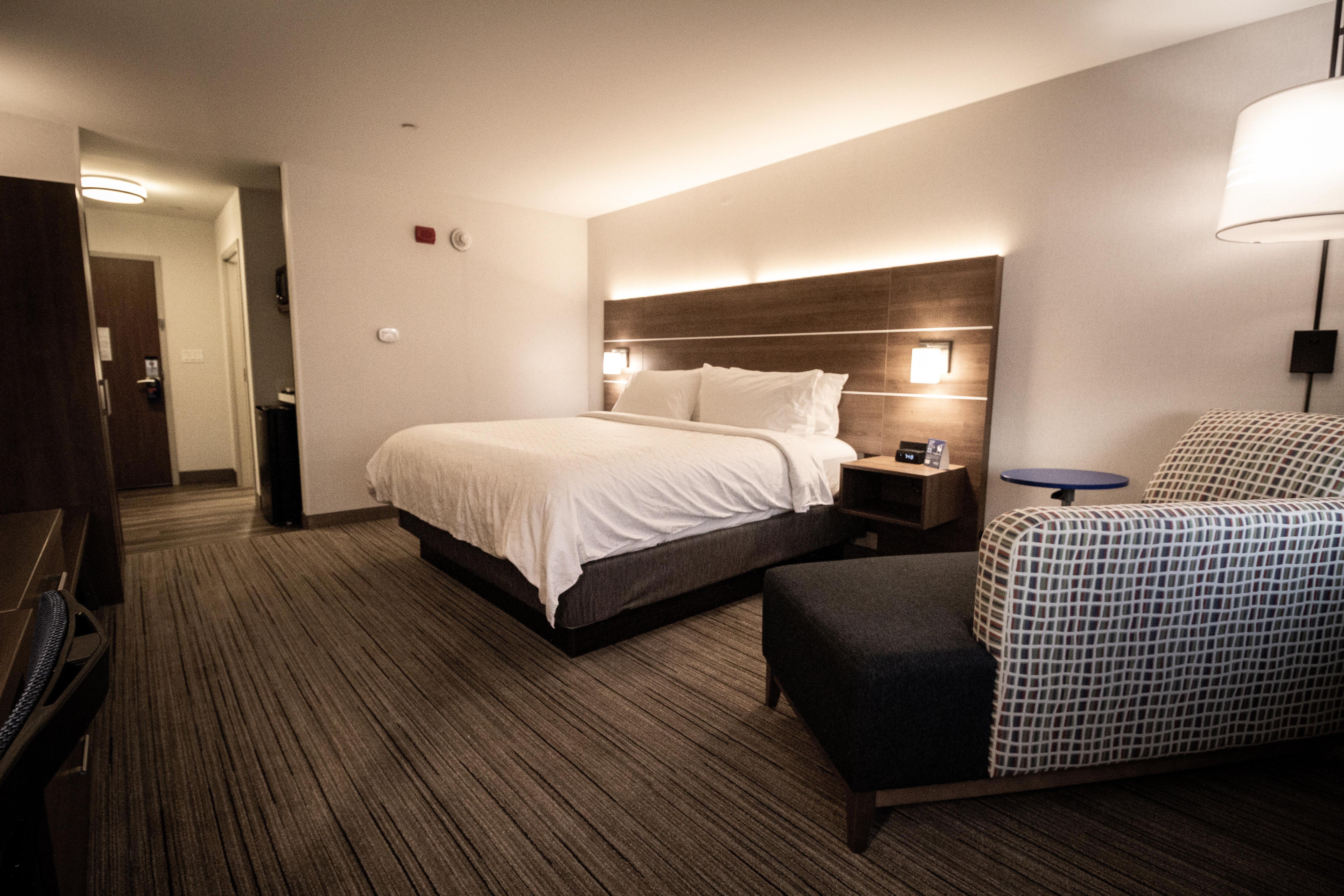 Holiday Inn Express & Suites - Boston South - Randolph By Ihg Extérieur photo