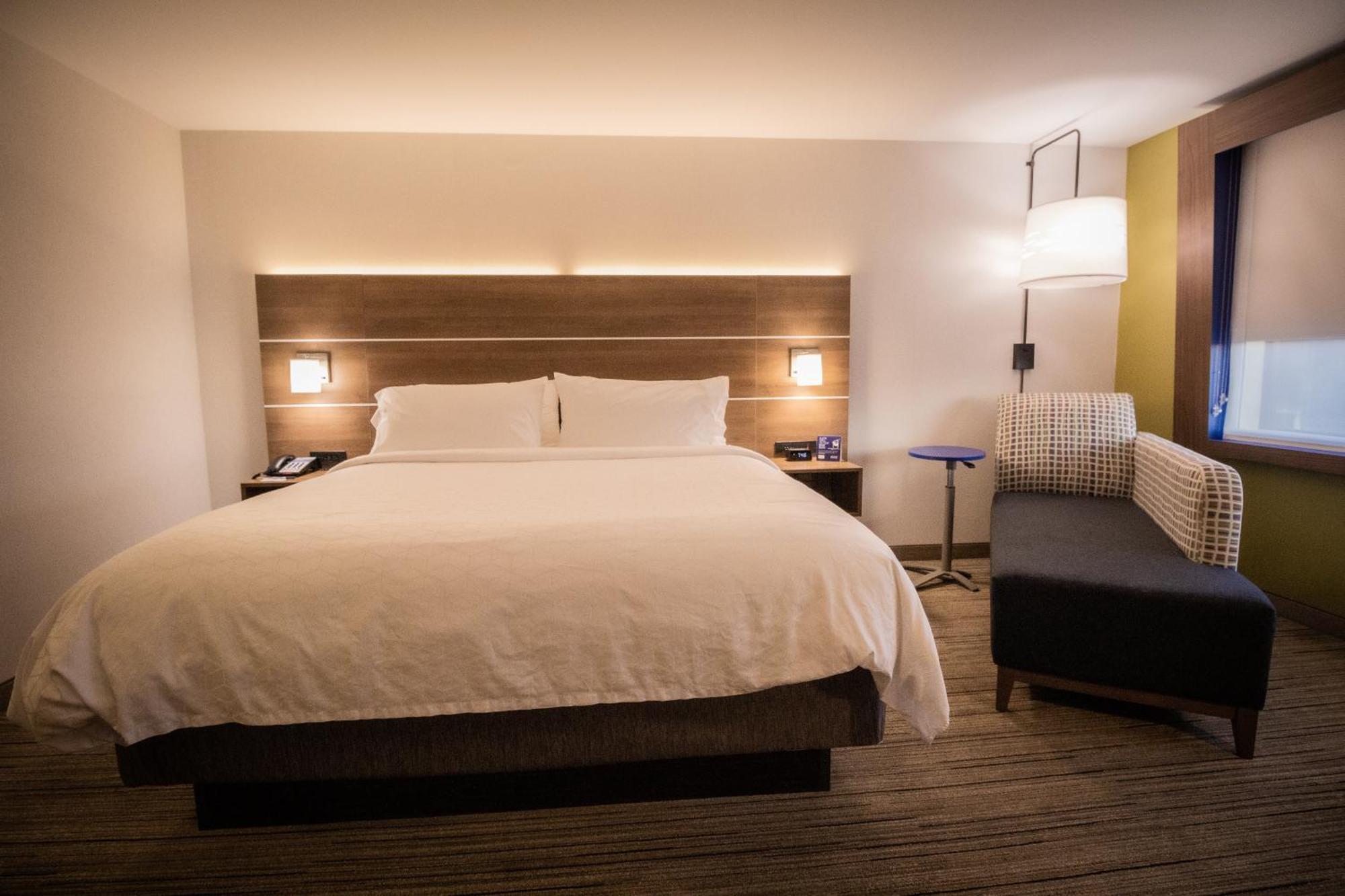 Holiday Inn Express & Suites - Boston South - Randolph By Ihg Extérieur photo