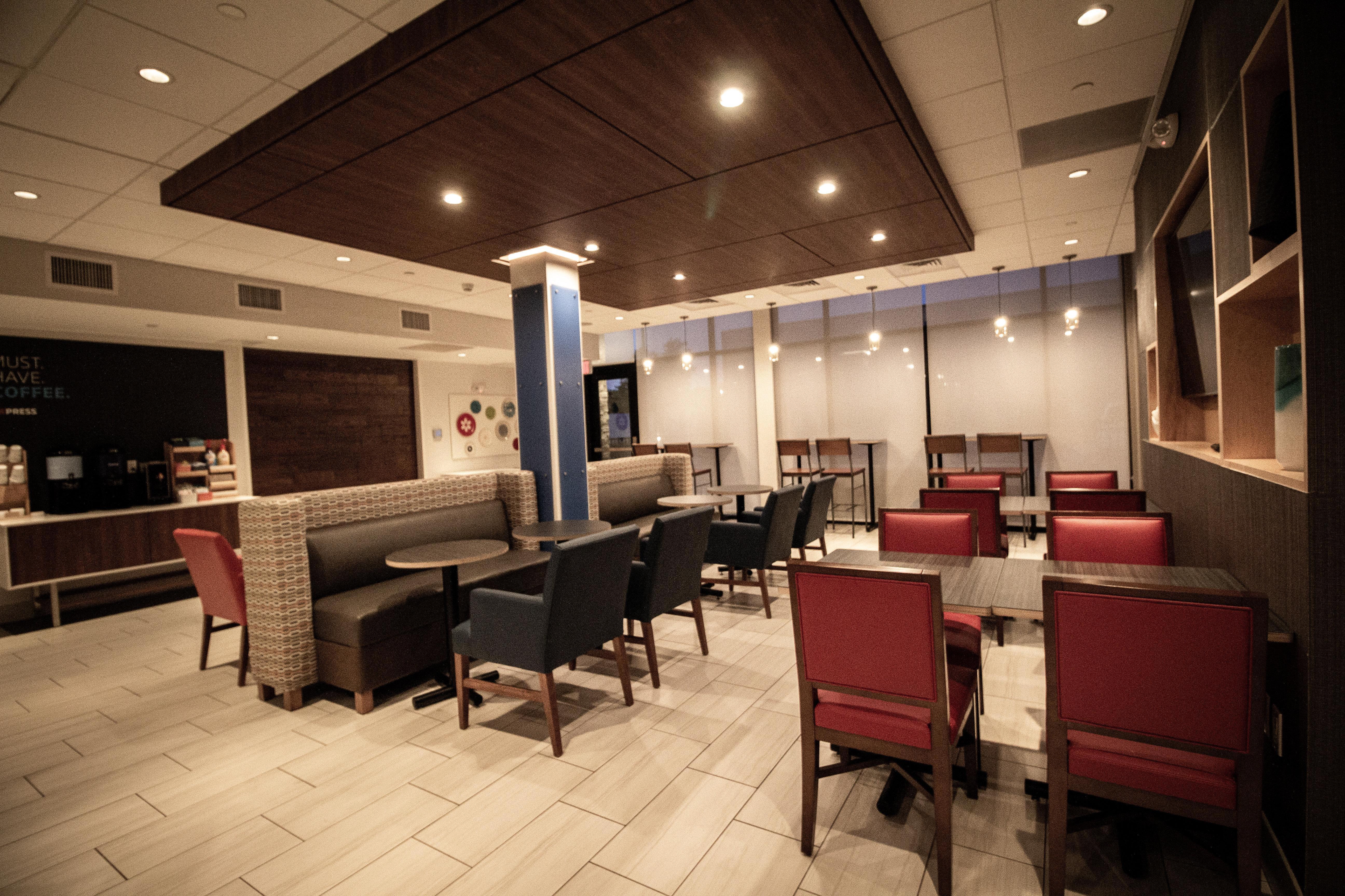 Holiday Inn Express & Suites - Boston South - Randolph By Ihg Extérieur photo